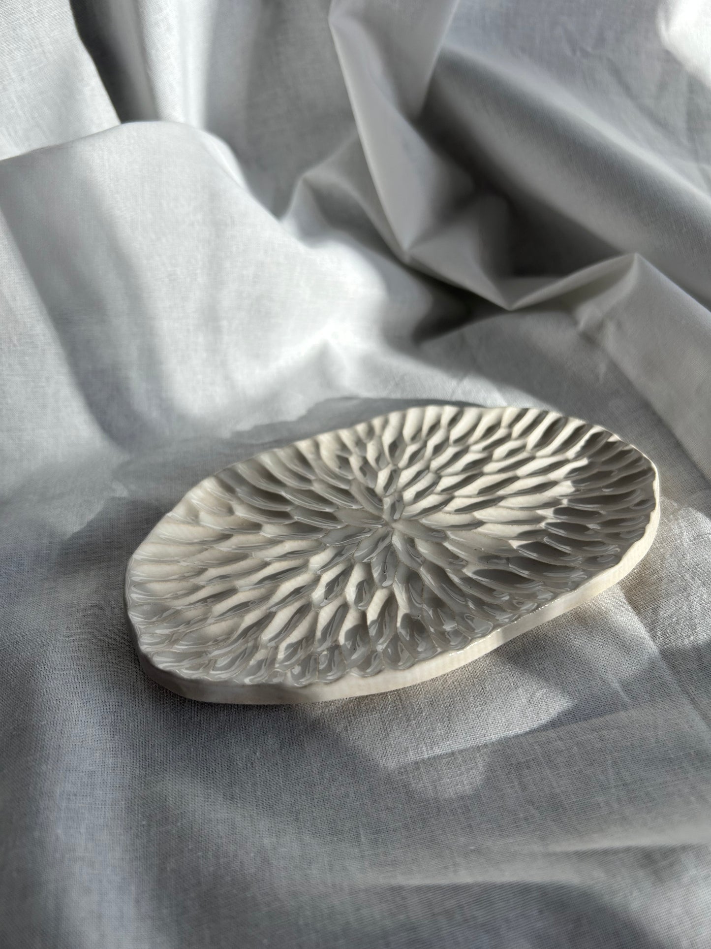 Textured Plate Alabaster - Talerz Ceramiczny z Rzeźbioną Fakturą 15 cm