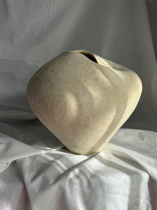 Dune Vase – Ręcznie Formowany Wazon Ceramiczny 28 cm