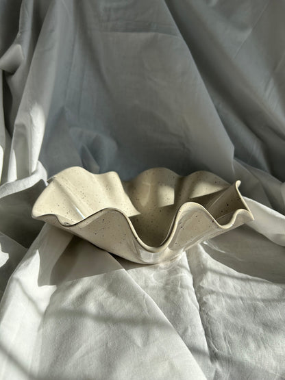 Bloom Bowl – Ręcznie Formowana Misa Ceramiczna 30 cm