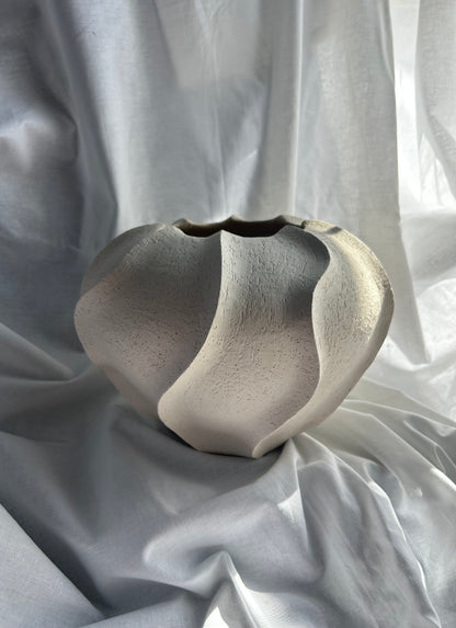 Rooted Vase - Wazon Ceramiczny Ręcznie Formowany 25cm
