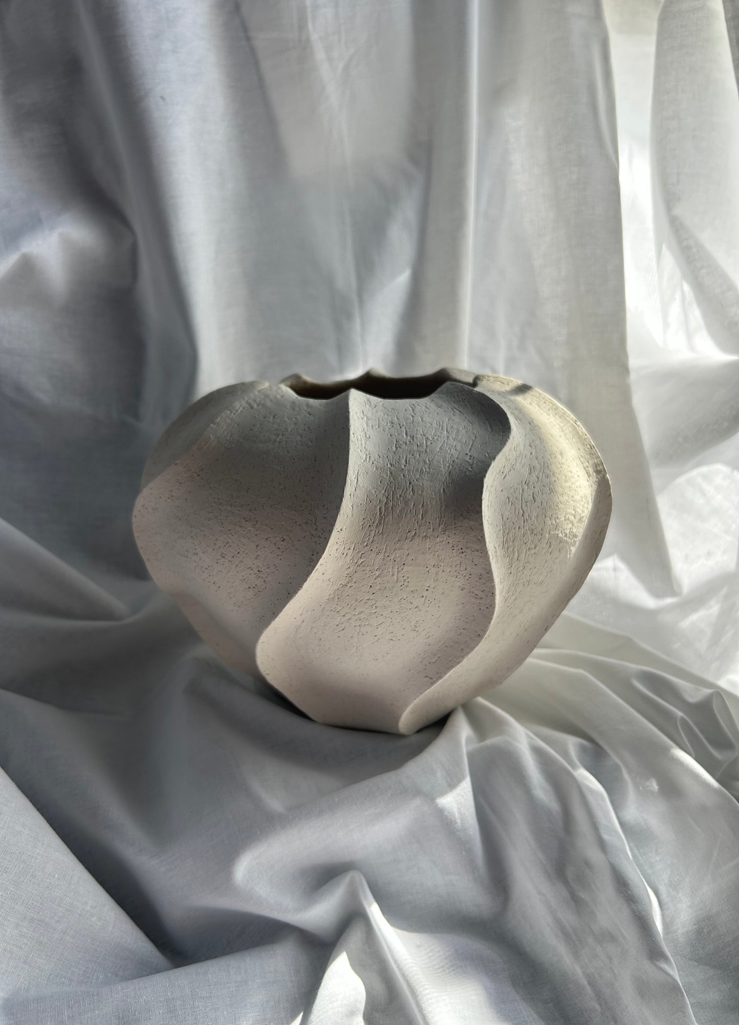 Rooted Vase - Wazon Ceramiczny Ręcznie Formowany 25cm