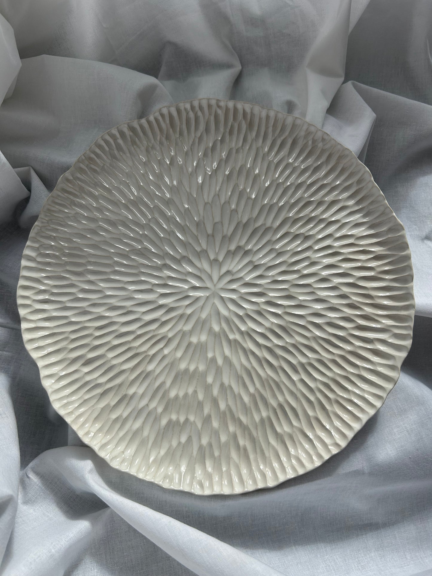 Textured Plate Alabaster - Talerz Ceramiczny z Rzeźbioną Fakturą 30 cm
